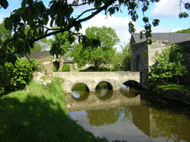 Le Manoir de Mécrin – the moat